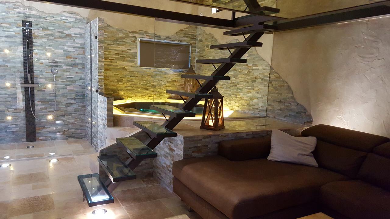 L'Eveil Des Sens Hotell Châteauneuf-le-Rouge Exteriör bild